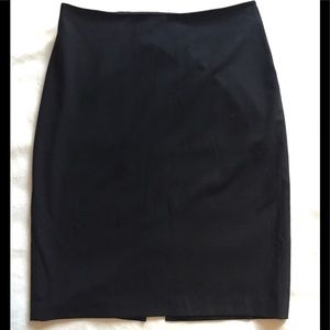⭐️HP🌟Black pencil skirt